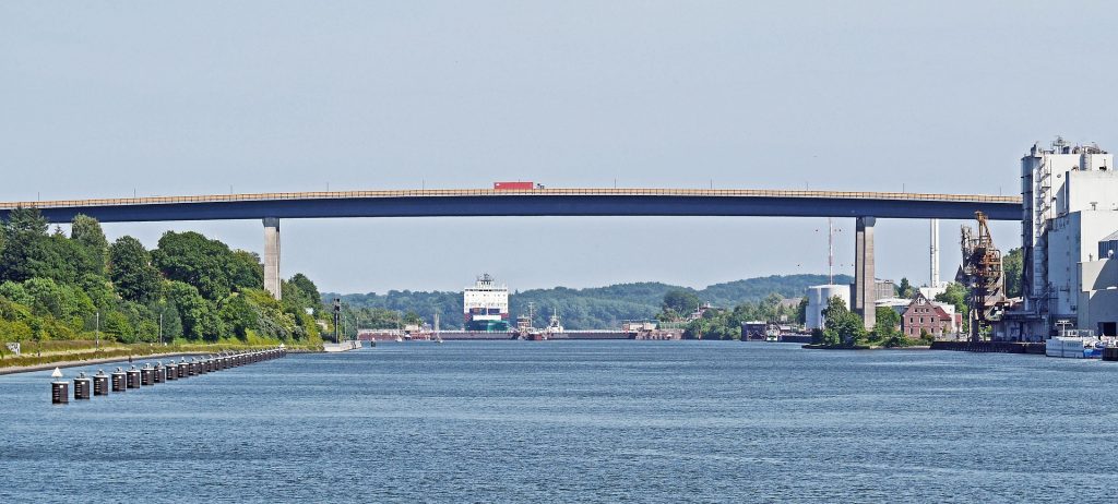 Brückenarbeiten am Nord Ostsee Kanal
